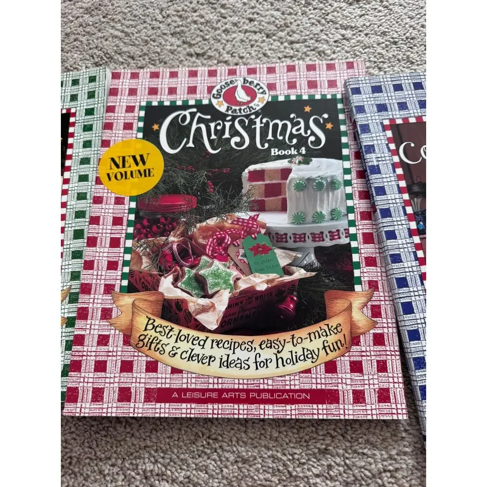 LOT of 3 Gooseberry Patch Christmas Books 3 & 4 & Country Friends Go Quilting